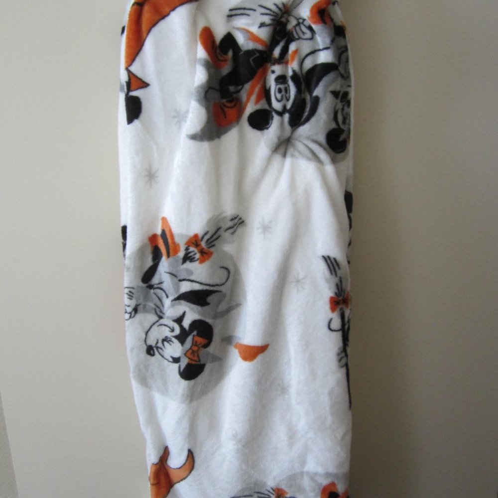 Disney Mickey Minnie Halloween Witch Vampire Throw Blanket - Picture 2 of 6